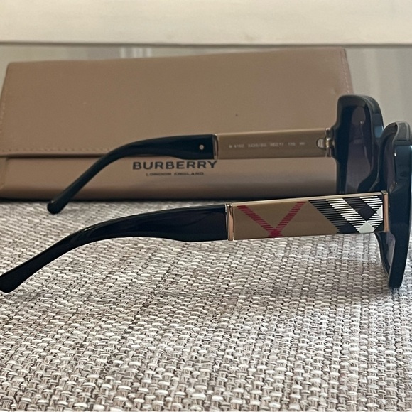 BURBERRY 🌸 Oversized Sunglasses Nova Check Temple - Picture 3 of 9